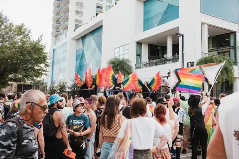 Ambiente de la sala de chat de Chueca Valencia