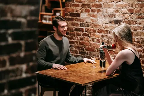Ambiente de la sala de chat de Ligar